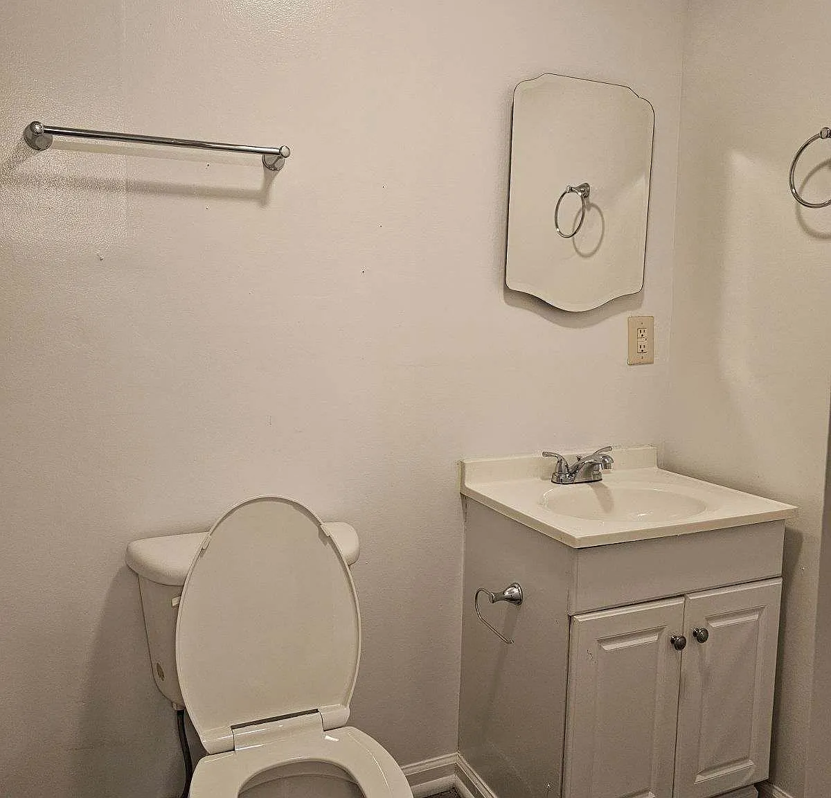 1 bed, 325 sqft, $800 — Photo 3
