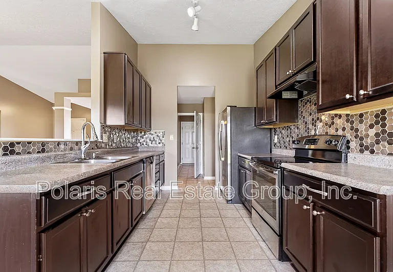 872 Cherry Tree Ln — Photo 9