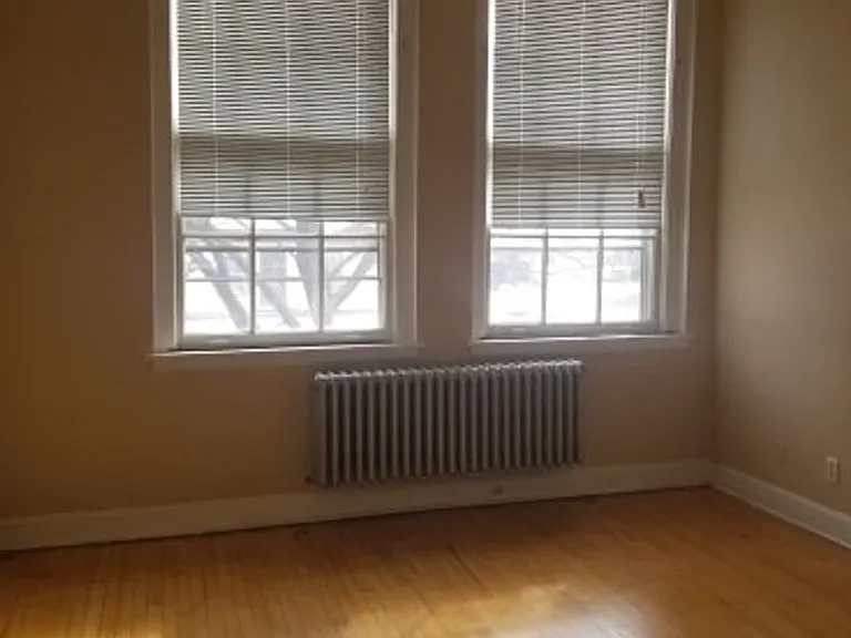 227 W Wapello St — Photo 23