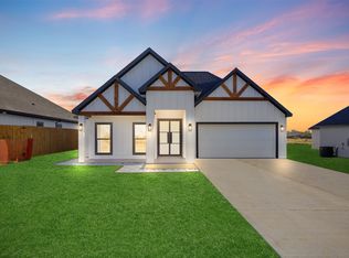 101 Lawson Ave, Mabank, TX 75147