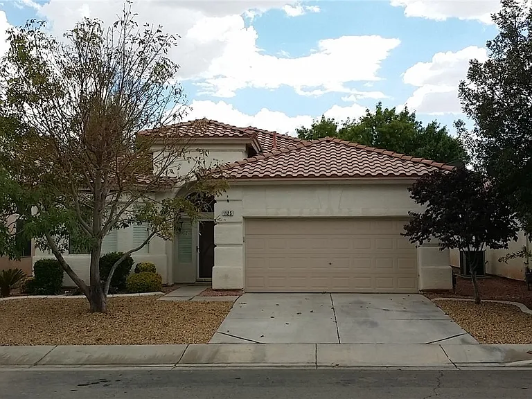 1125 Coral Rainbow Ave #1125 — Photo 1