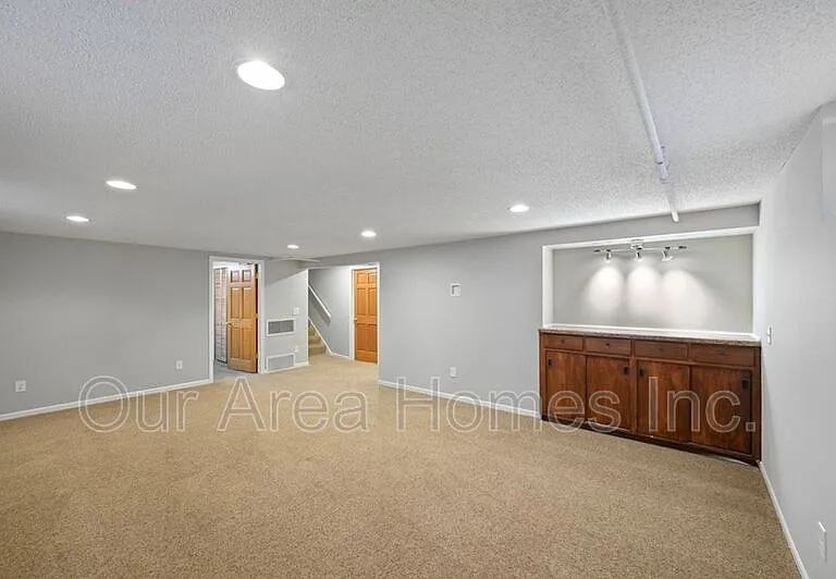 706 1st Ave NW — Photo 9