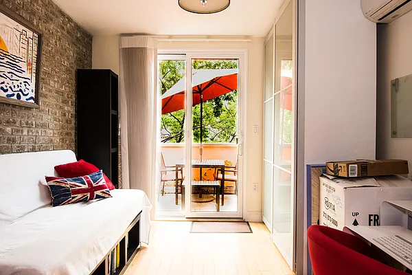 Rented by Douglas Elliman | media 15