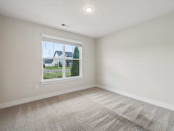 5th image of 2728 Parkwood Dr