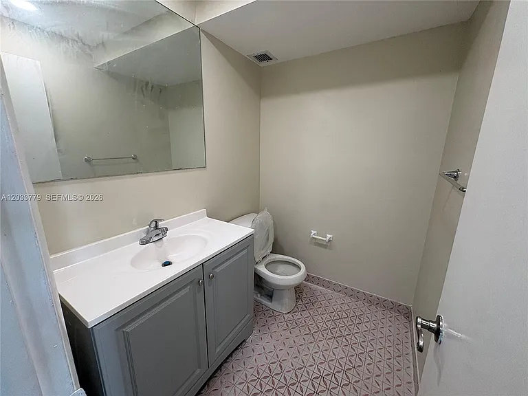 16740 NE 9th Ave #303 — Photo 5