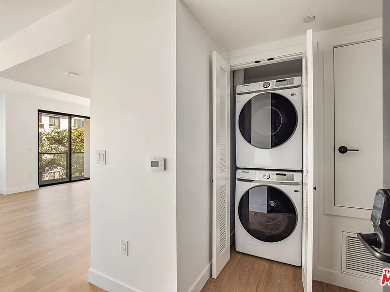 2361 Fox Hills Dr #201 — Photo 19