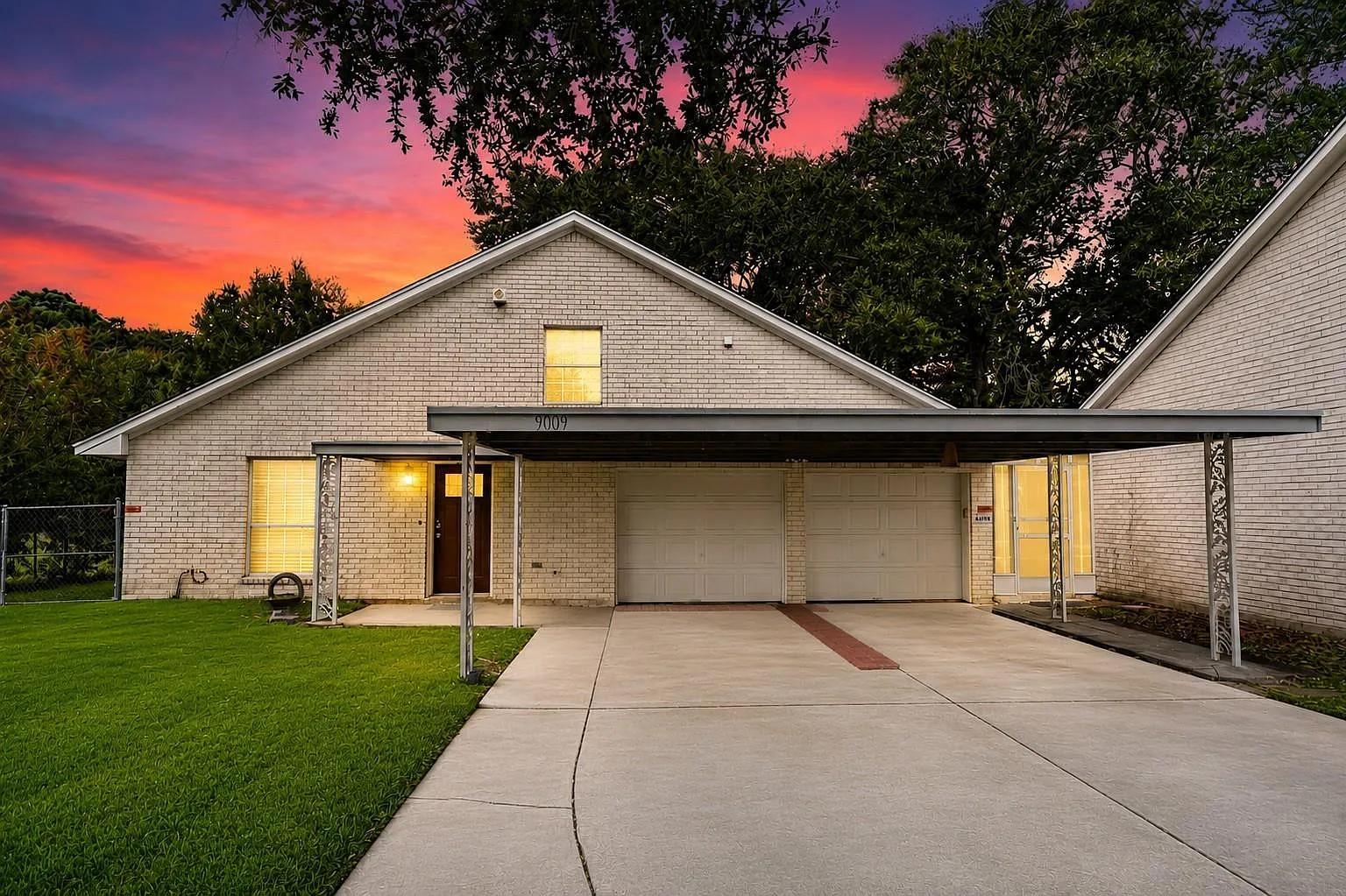 2 bed, 1.5 bath, 1408 sqft, $1,800 — Photo 1