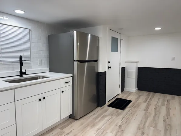 1832 SW Main St, Portland, OR 97205