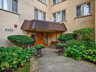 6455 W Belle Plaine Ave APT 410, Chicago, IL, 60634