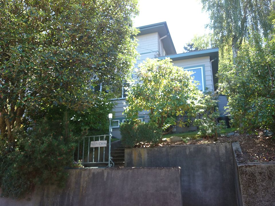 2nd image of 407 Halladay St