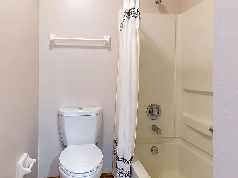 One-bed bathroom