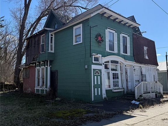 3rd image of 36 W Main St