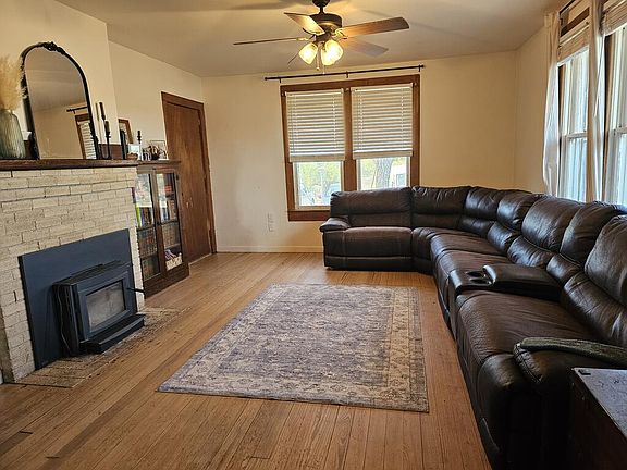 4th image of 1118 Farm Valley Rd