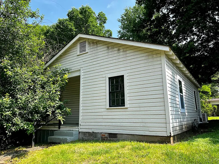 133 W Woodland Rd — Photo 1