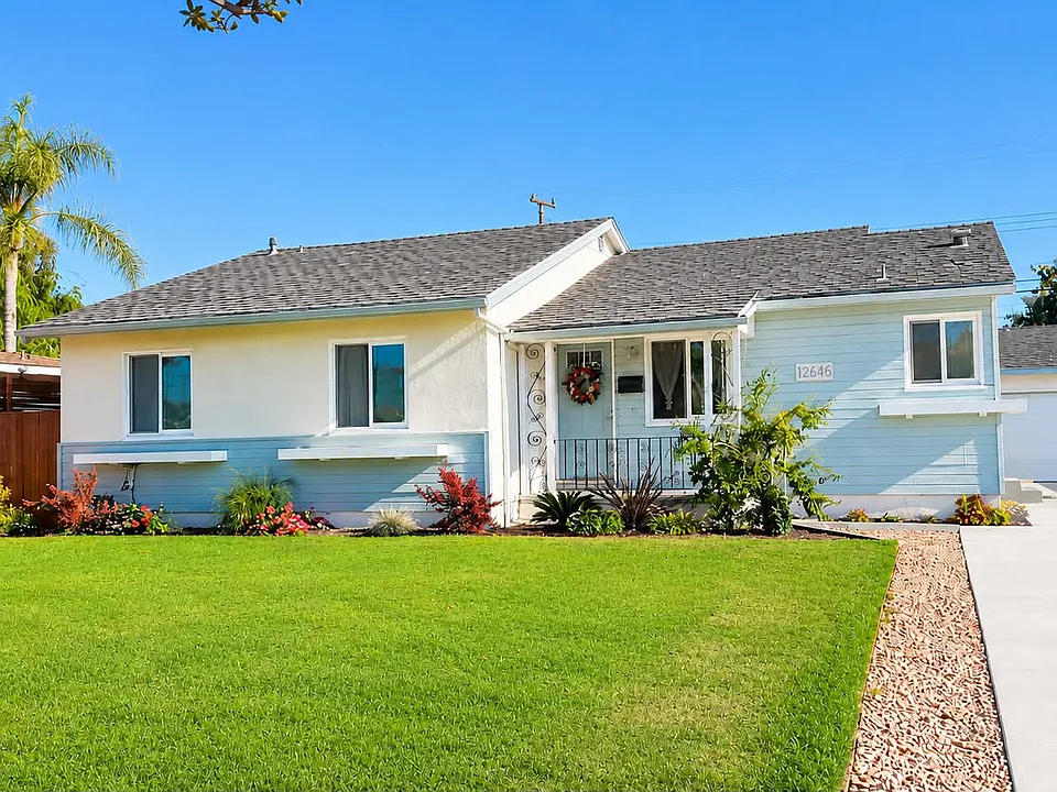 12142 Stanford Ave