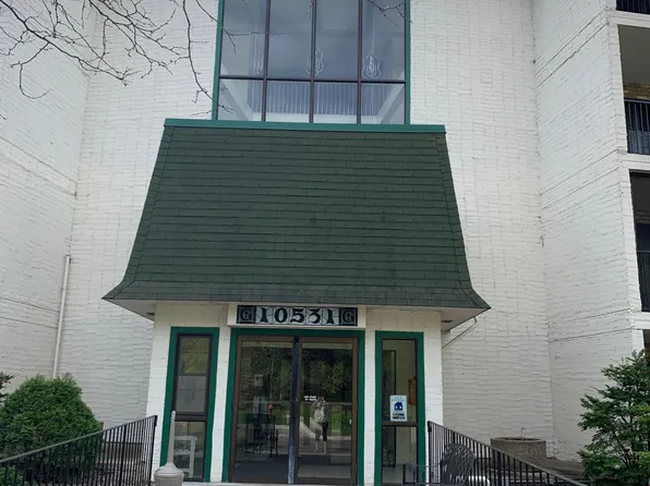 10531 Cedar Lake Rd APT 409, Minnetonka, MN 55305