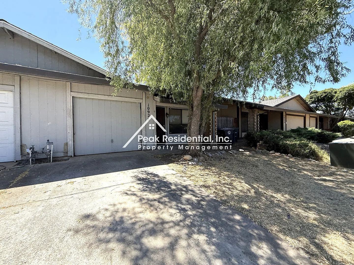 2bd/2ba Rancho Cordova Updated Duplex With 1 Car Garage! — Photo 2