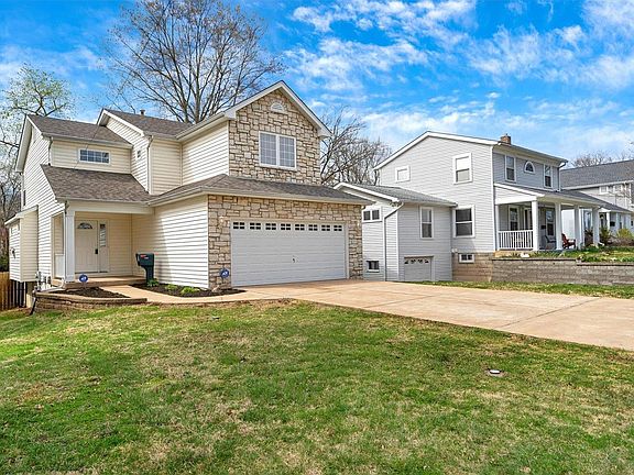 3rd image of 295 Frieda Ave
