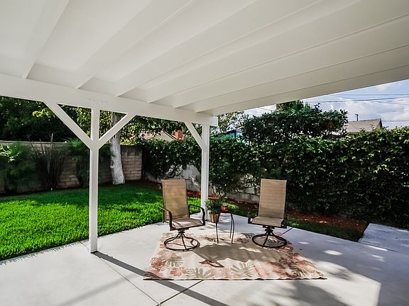 5th image of 821 N Doan Dr
