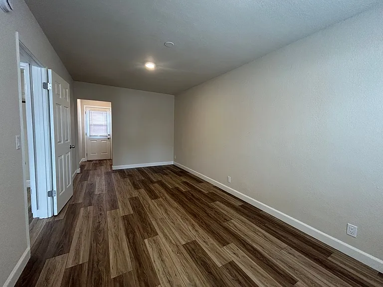 3294 Del Monte Boulevard — Photo 7