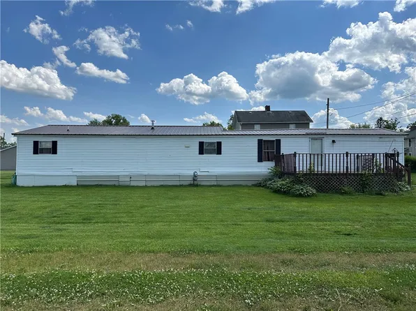 212 Katherine St, Wampum, PA 16157