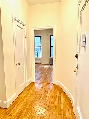 Rented by Compass | media 26