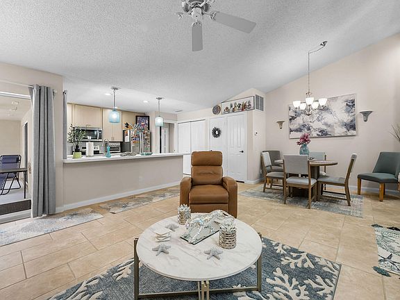 3rd image of 1559 SW Waterfall Boulevard