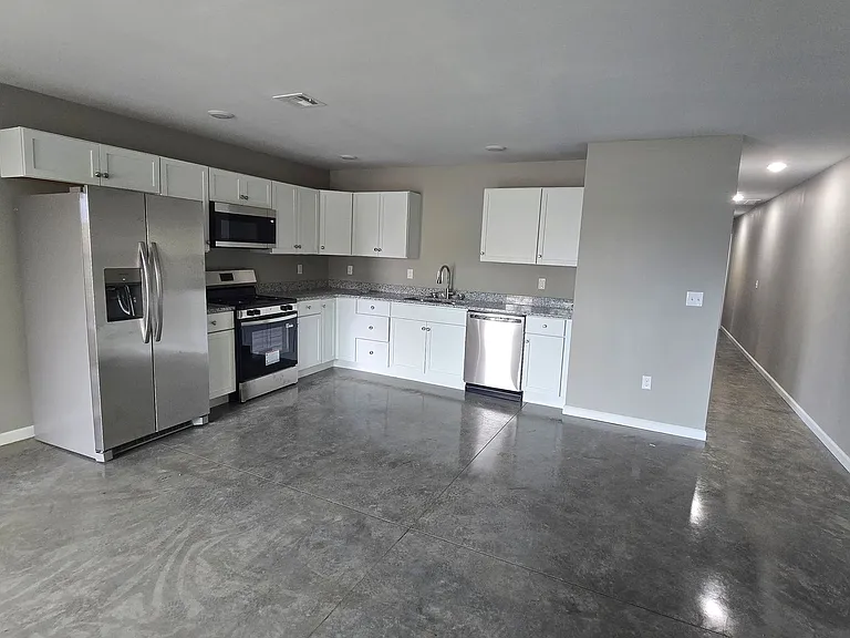 514 S Byers Ave — Photo 2