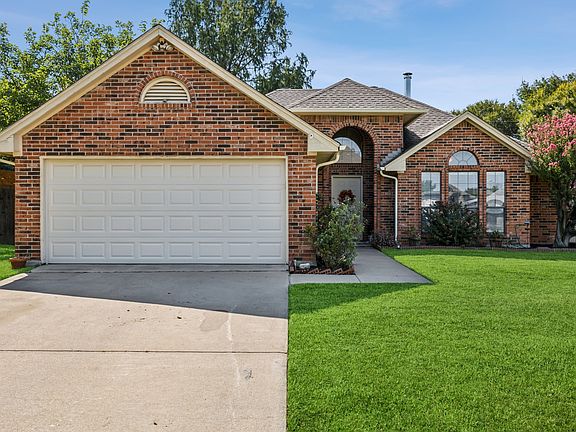 2nd image of 613 Reeves Ln