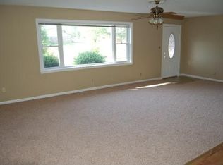 939 E Cherry St, Mulberry, AR 72921