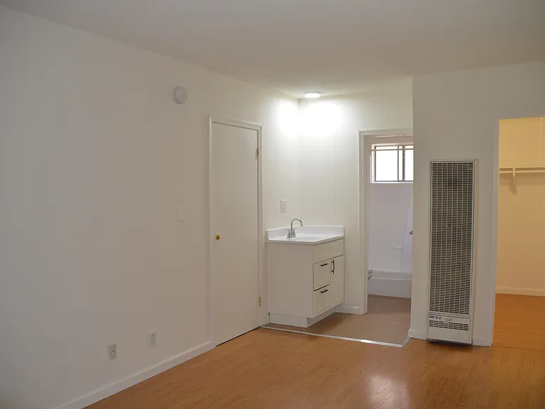 1835 Purdue Ave #8A — Photo 2