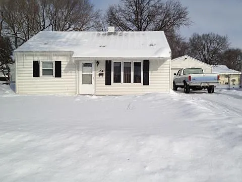 1341 Fairlawn Dr photo 1