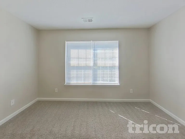 500 Gingerbread Ct S — Photo 8