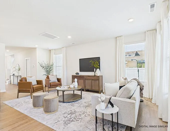 311 E Kings Dr #4 — Photo 6
