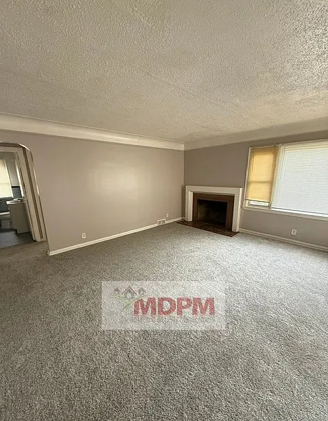 3 bed, 1200 sqft, $1,200 — Photo 4