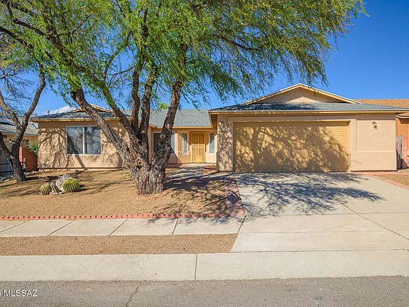 3rd image of 10235 E Rainbow Meadow Dr