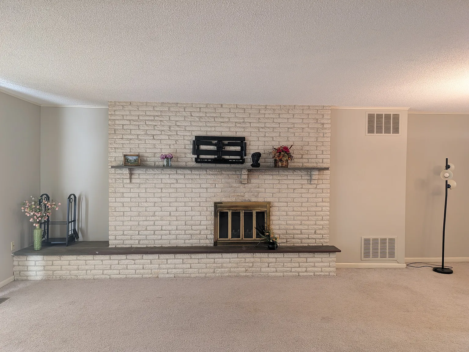 13 E Dorado Drive — Photo 3