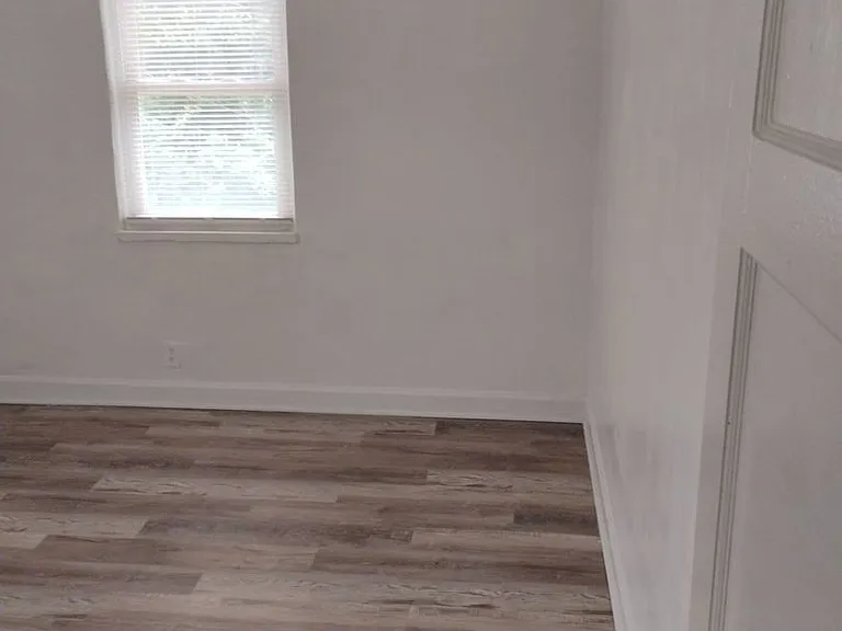 238 E Beechwood Ave — Photo 26