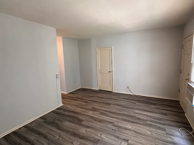 200 S Doheny Dr #103 — Photo 4