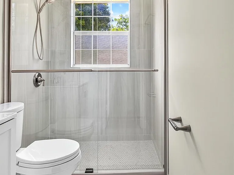 423 SW 11th Ct — Photo 13