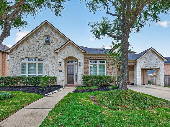 2nd image of 12316 Bend Creek Ln