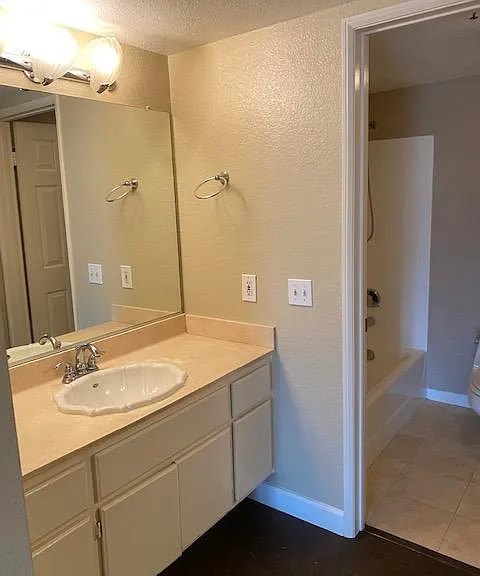 5728 Oak Bend Ln #109 — Photo 9