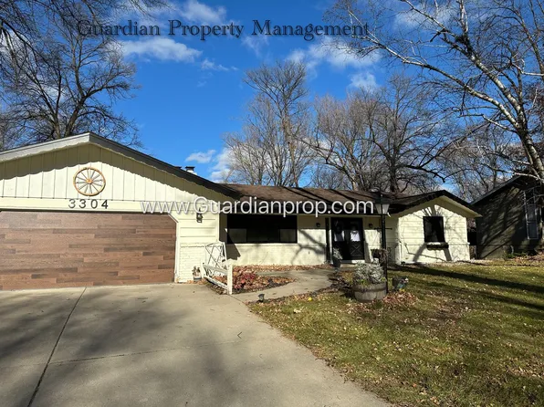 3304 Skyview Dr, Burnsville, MN 55337