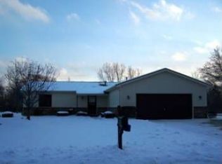 9130 Clubwood Dr, Commerce Township, MI 48390