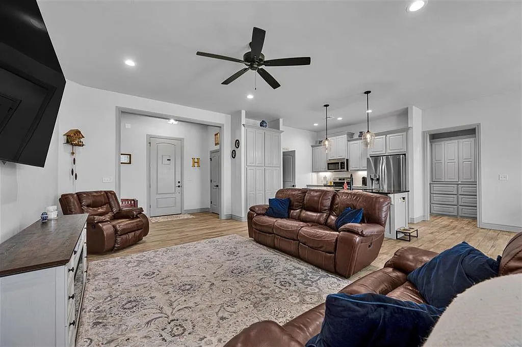 12422 Northeast Stone Ridge Lane - 1 — Photo 4