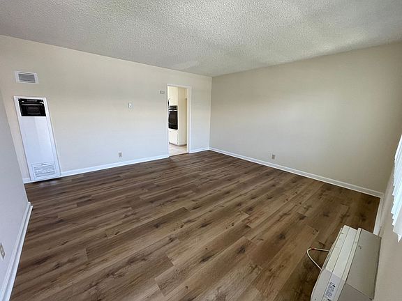 4th image of 365 W Doran St #307