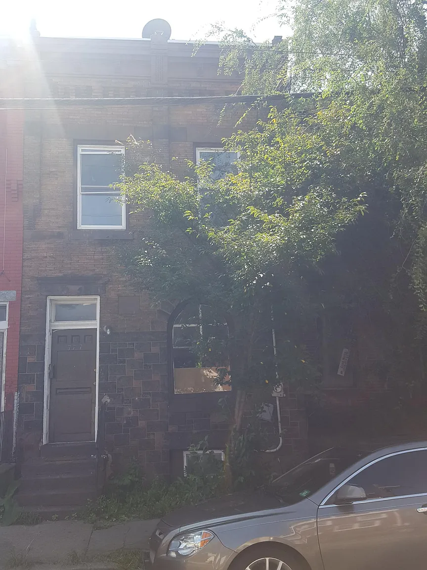 777 E State St photo 1