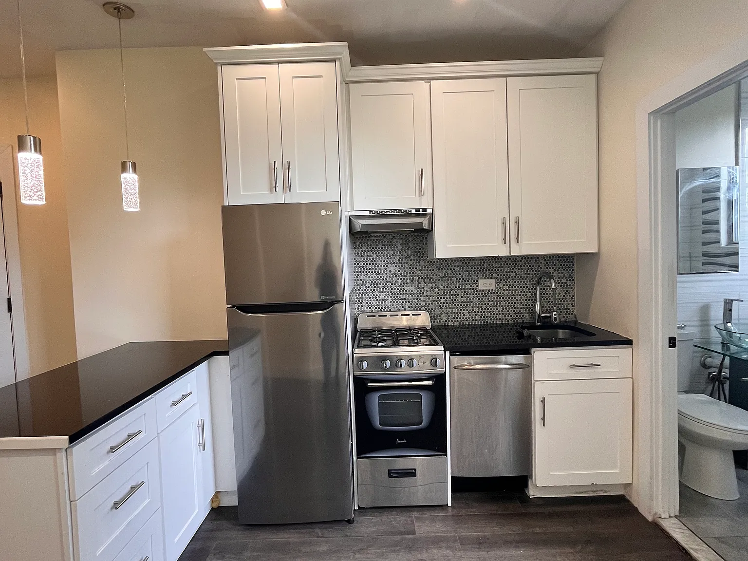 2 bed, 800 sqft, $2,250 — Photo 1