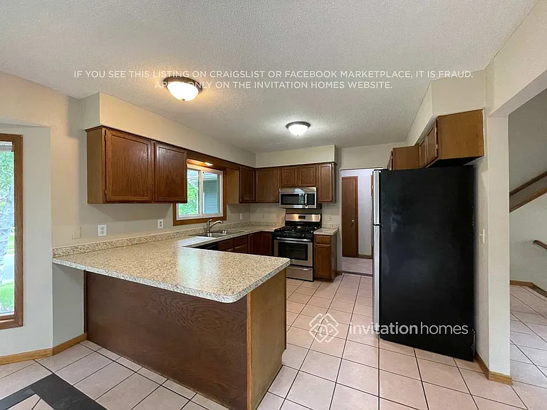 5325 W 140th St — Photo 7