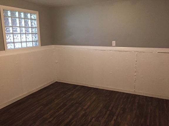 3rd image of 2109 Belmont Ave